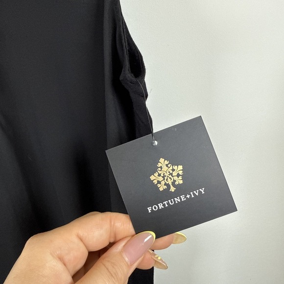 Fortune + Ivy Sleeveless Top Tank Medium Black Front Zip Silver Mixed Media‎ NEW - Picture 6 of 8